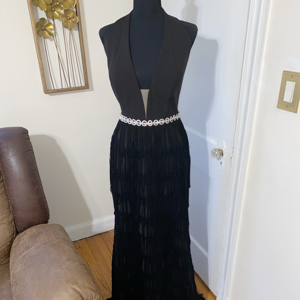 NWT mac duggal black rhinestone detail halter fringe long formal dress size 8